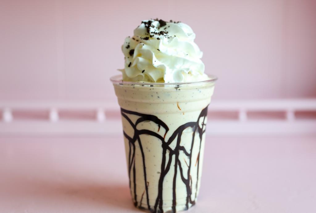 VEGAN Cookie QUAKE Shake · Choose a non-dairy, vegan cookie dough flavor.
Blended with cashew-based vanilla ice cream. #PLANTBASED