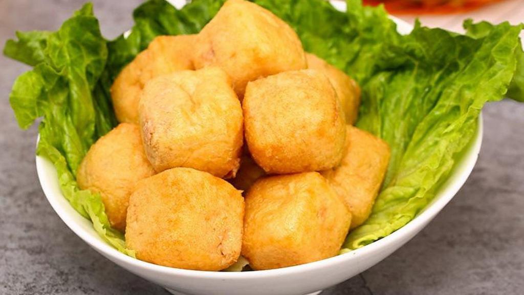 油豆腐/ Fried Tofu · Fried tofu.