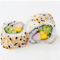 California Brazilian (4unid) · Roll of rice with seaweed inside filled with crab, cucumber, mango and sesame / Roll de arro...