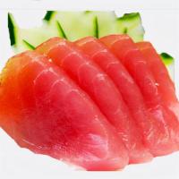 Tuna (Min 5 Pcs) · Fresh tuna slices / Fatias de atum fresco.