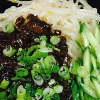 Rice Noodle with House Special Pork Soybean Paste秘制肉酱拌粉 · 