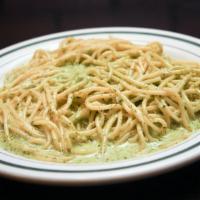 Spaghetti Pesto · Spaghetti pesto.