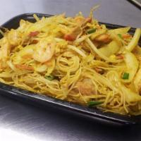 星洲 米粉 / Singapore Rice Noodle · Spicy. This dish has pork, chicken and shrimp. Stir-fried with rice vermicelli seasoned with...