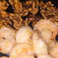 29. Fried Prawns with Walnut · Fried prawns with mayonnaise and honey glazed walnut on the side.