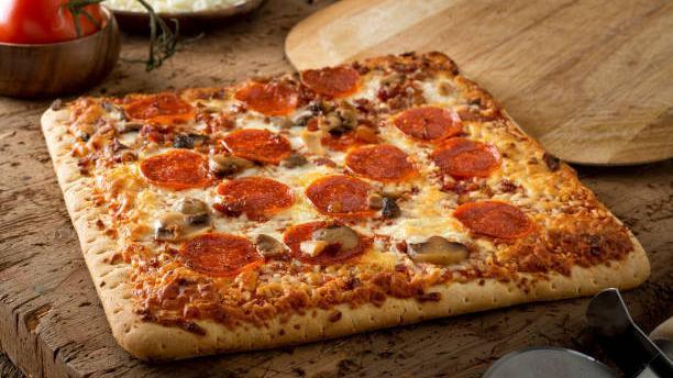 Pepperoni Flatbread Pizza · 