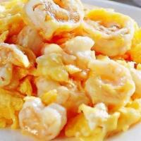 31. Shrimps with Scrambled Egg 滑蛋虾仁 · 