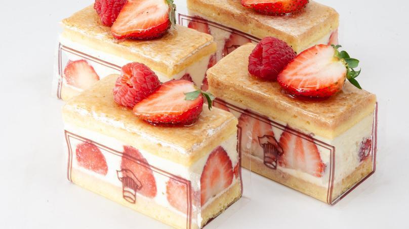 Rouge (Strawberry Cake) · Almond génoise, vanilla mousseline cream, fresh strawberries & light Italian meringue.