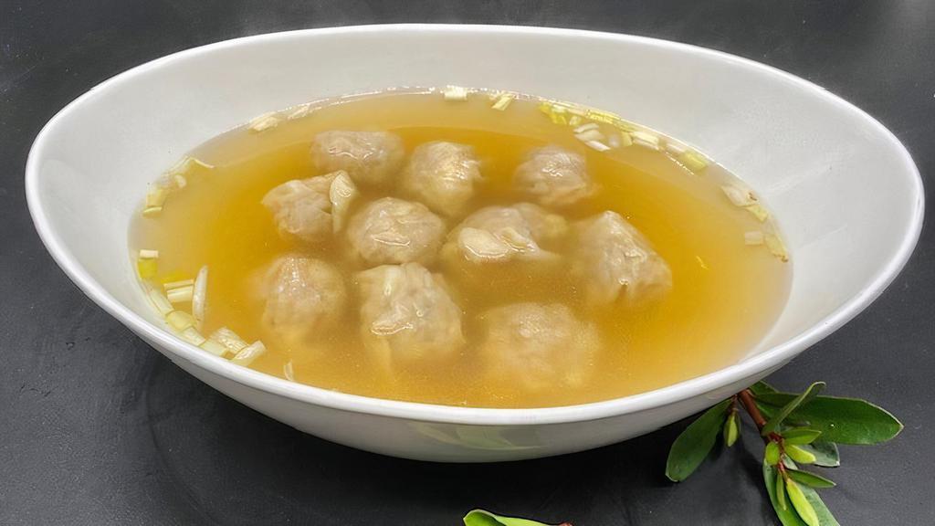 Wonton Soup 上湯雲吞（10 粒)  · Wonton in chicken and seafood broth.