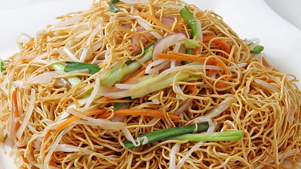  Chow Mein with Soy Sauce 豉油王炒麵  · 
