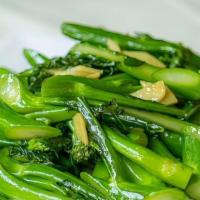 Chinese Broccoli with Garlic 蒜蓉芥蘭 · 