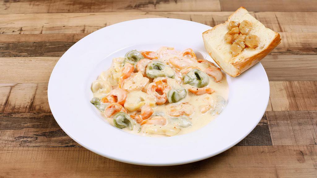 Tortellini Georgio · Tri color Tortellini & Shrimp in cream and Parmigiano cheese sauce
