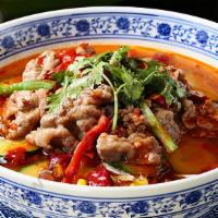 Sichuan Style Boiled Beef Pot Clay Pot Rice · 川香水煮牛肉煲仔饭
Cơm Niêu Bò Tứ Xuyên