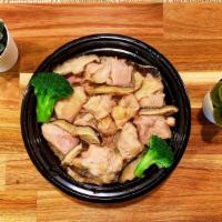 Chicken with Dried Mushrooms Clay Pot Rice · 北菇滑鸡煲仔饭
Cơm Niêu Gà Nấm Đông cô