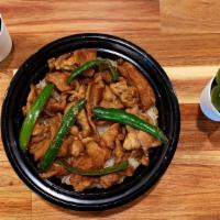 Country Style Fried Pork Clay Pot Rice · 农家小炒肉煲仔饭
Cơm Niêu Thịt Xào Đồng Quê