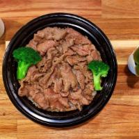 Special Beef Clay Pot Rice · 香滑牛肉煲仔饭
Cơm Niêu Thịt Bò Đặt Biệt