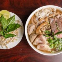 P2. Special Combination Beef Noodle Soup / Phở bò đặc biệt · Rare steak, well-done flank, well-done brisket, soft tendon, tripe, crunchy flank, beef meat...