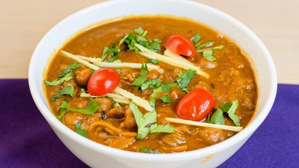 Channa Masala · Garbanzo beans cooked in a blend of spices.