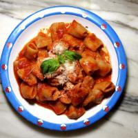 Kid Pasta Tomato · Short rigatoni Pasta with home made Tomato sauce and Parmesan cheese
