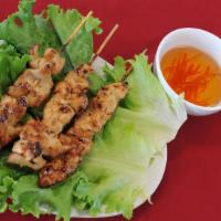 Grilled Chicken Kabob Rice Plate · Com ga nuong.