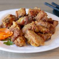 B17. Deep Fried Pork Ribs with Garlic · 蒜香骨