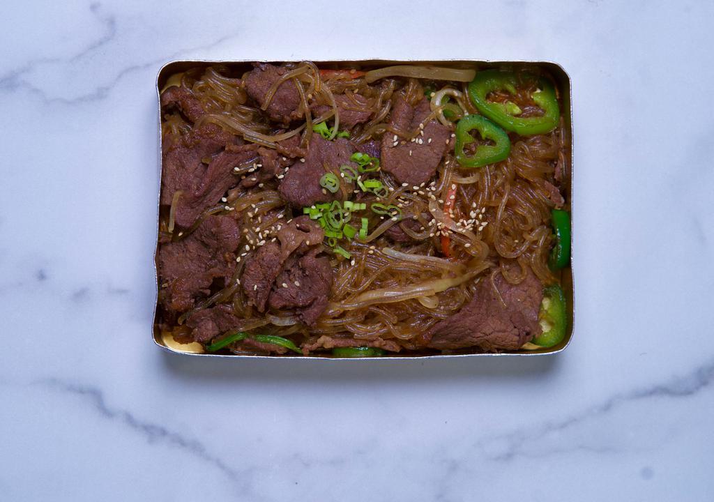 불고기잡채 Bulgogi Japchae · Stir-Fried Noodles(Japchae) with Marinated Bulgogi Beef