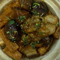 Oyster,Roasted Pork,Tofu Clay Pot · 豆腐火腩生蠔煲