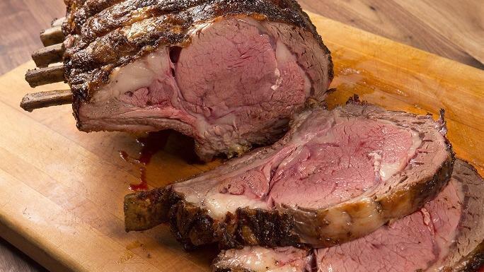 Spit-Roasted Prime Rib au Jus -  FRIDAY & SATURDAY DINNER ONLY · Served with Mashed Potatoes, Creamed Spinach, Jus, Horseradish Cream and Popover.
Reheating instructions included if needed.
Meals should be heated to 165˚ F internal temperature.