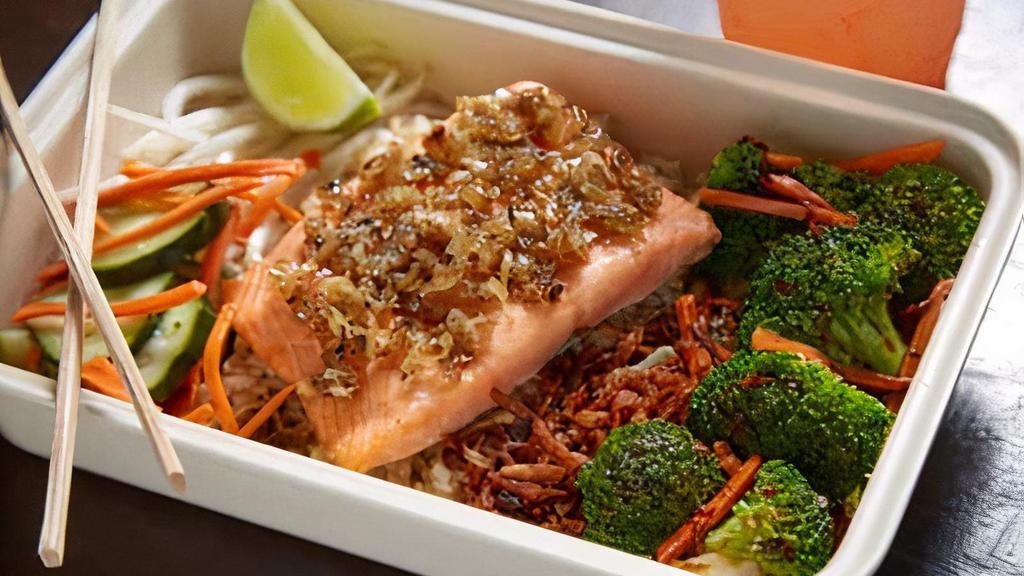 Salmon  (All Toppings) · All boxes include all toppings unless marked otherwise below. All boxes include sauce tossed vegetables. Sauce choice will be on the side, with the exception of Street Dust, Red Curry Sauce, Green Curry Sauce, and Yellow Coconut Curry Sauce.