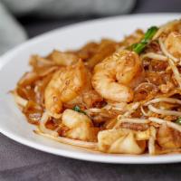 N3. Ha Mee Aka Shrimp Noodle · Shrimp broth, yellow noodle. vermicelli shrimp chicken bean sprouts, fried shallots belacan ...