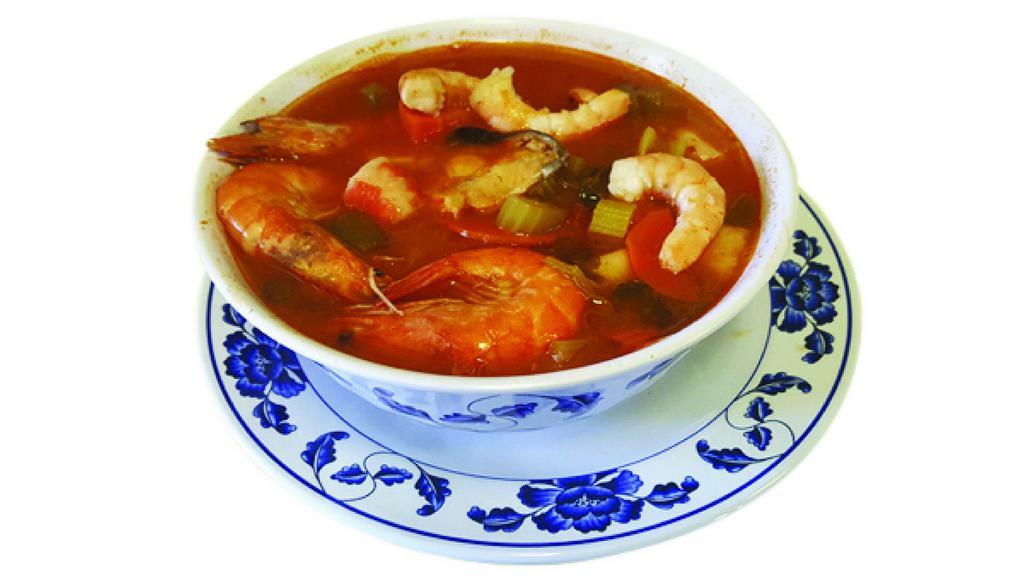 Caldo 7 Mares · Sea food combination soup.