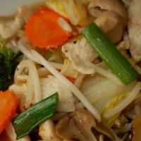 #35. Pad Puk · Carrot, broccoli, mushroom, baby corn, onion and bean sprouts.