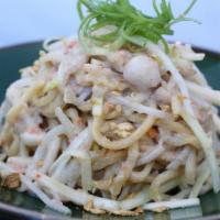 Dungeness Crab Garlic Noodle · egg noodles | yellow chives | shimeji mushrooms | bean sprouts