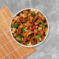 Seafood Kee Mao Noodles · Flat rice noodles pan-fried with prawns, calamari, scallops, broccoli, Thai basil and chili ...