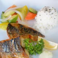 Saba Shioyaki · Grilled Norwegian mackerel served with sautéed vegetables and rice.