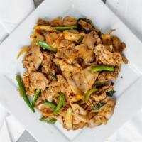 18. Drunken Noodles (Pad Kee Mao) · Spicy. Spicy pan-fried flat rice noodles with tomatoes, onions, basil leaves, bell peppers a...