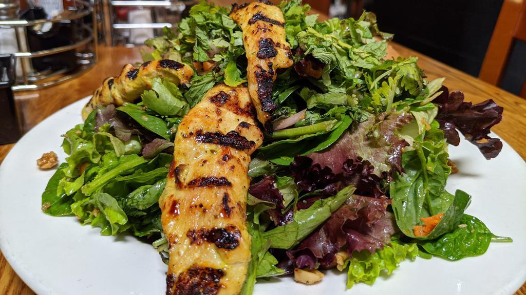 Bangkok · Organic mixed greens served with ginger curry marinated grilled chicken, red onions, mint, shredded carrots, cilantro, roasted peanuts and spicy lemongrass vinaigrette.