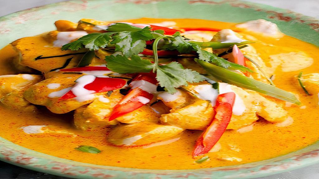Rockin Red Pumpkin Curry · Gluten-free. Coconut cream, kabocha pumpkin, kaffir lime, sweet basil curry with your choice of non-GMO tofu or mixed vegetables.