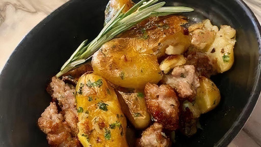 Salsiccia & Patate · Italian sausages, rosemary and Potatoes