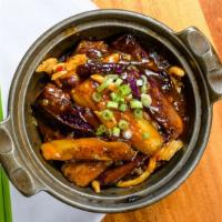 Eggplant with Minced Chicken in Clay-Pot · 