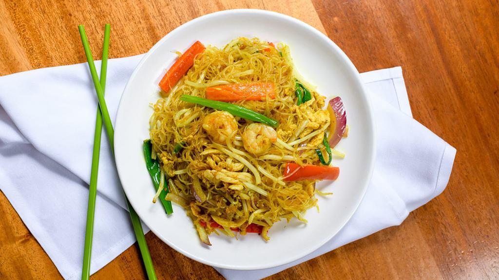 Singaporean Rice Noodles · Spicy.