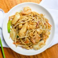 Stir Fried Seafood Udon Noodles · 