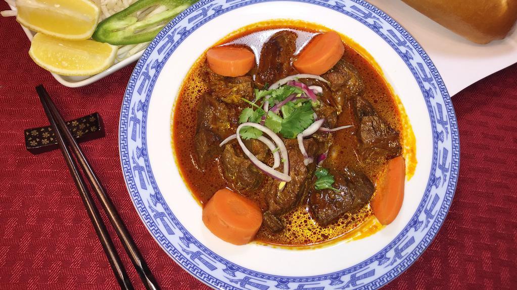 H6. Bò Kho (Bánh Mì, Hủ Tiếu Mì) · Beef stew with bread, rice noodle, or egg noodle.