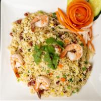 C28. Com chien duong chau · Fried rice with shrimp, Chinese sausage and veggie.