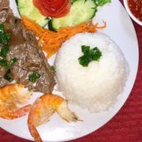 C11. Bò Nưởng, Tôm Nưởng · Grilled beef and shrimp.