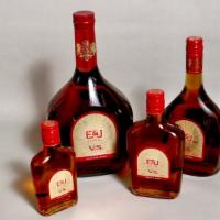 E&J VS, 375 ml Brandy (40.0% ABV) · E&J brandy is America’s most awarded brandy. Our experience of making brandy since 1938 allo...