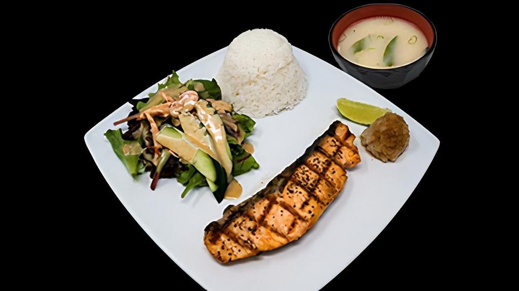 Grilled Salmon (Dinner) · Salad, Deep-Fried,Grilled Salmon, Miso Soup, Rice.