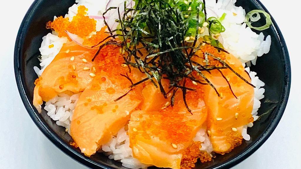 Set Salmon Tobiko · Flying Fish Roe and Salmon Sashimi over Rice