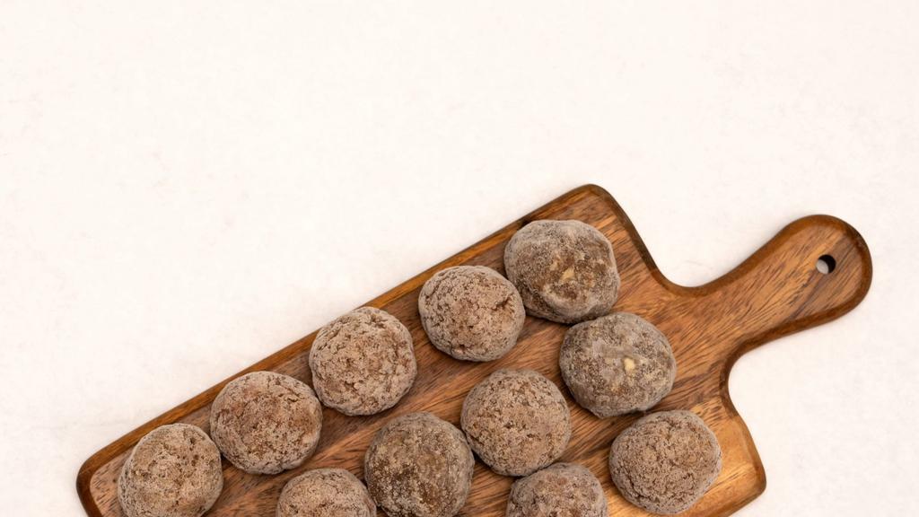 Frozen Organic Beef Meatballs · A pack of Organic beef meatballs seasoned just like our popular beef pelmeni but without the dough!
Boil it in a soup, bake it, or pan fry it!
Total weight: 600gr, 20pcs 

Ingredients: organic beef, onion, salt, pepper.