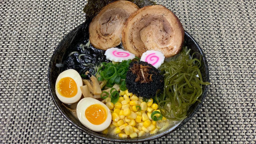 R7. Black King Ramen · Roasted pork, squid ink, boiled egg, bamboo shoots, fish cake, green onion,  roasted  seaweed and bean sprouts
