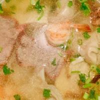 Combination Wonton Soup (Pork, Chicken, Shrimp) · Hoanh thanh thap cam.